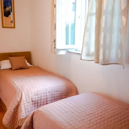 Apartmán Apartments With Parking Space Pula - 27712 Pula